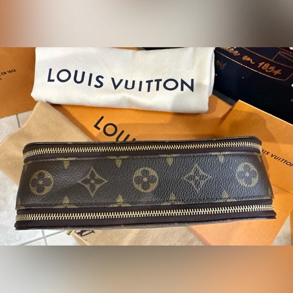 Vintage Louis Vuitton Monogram Toiletry / Make up Bag - Rare - Picture 10 of 15